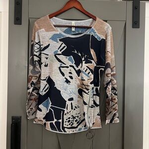 Cubism women’s sweater size small